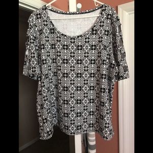 Black and White Short Sleeve Geoprint Top